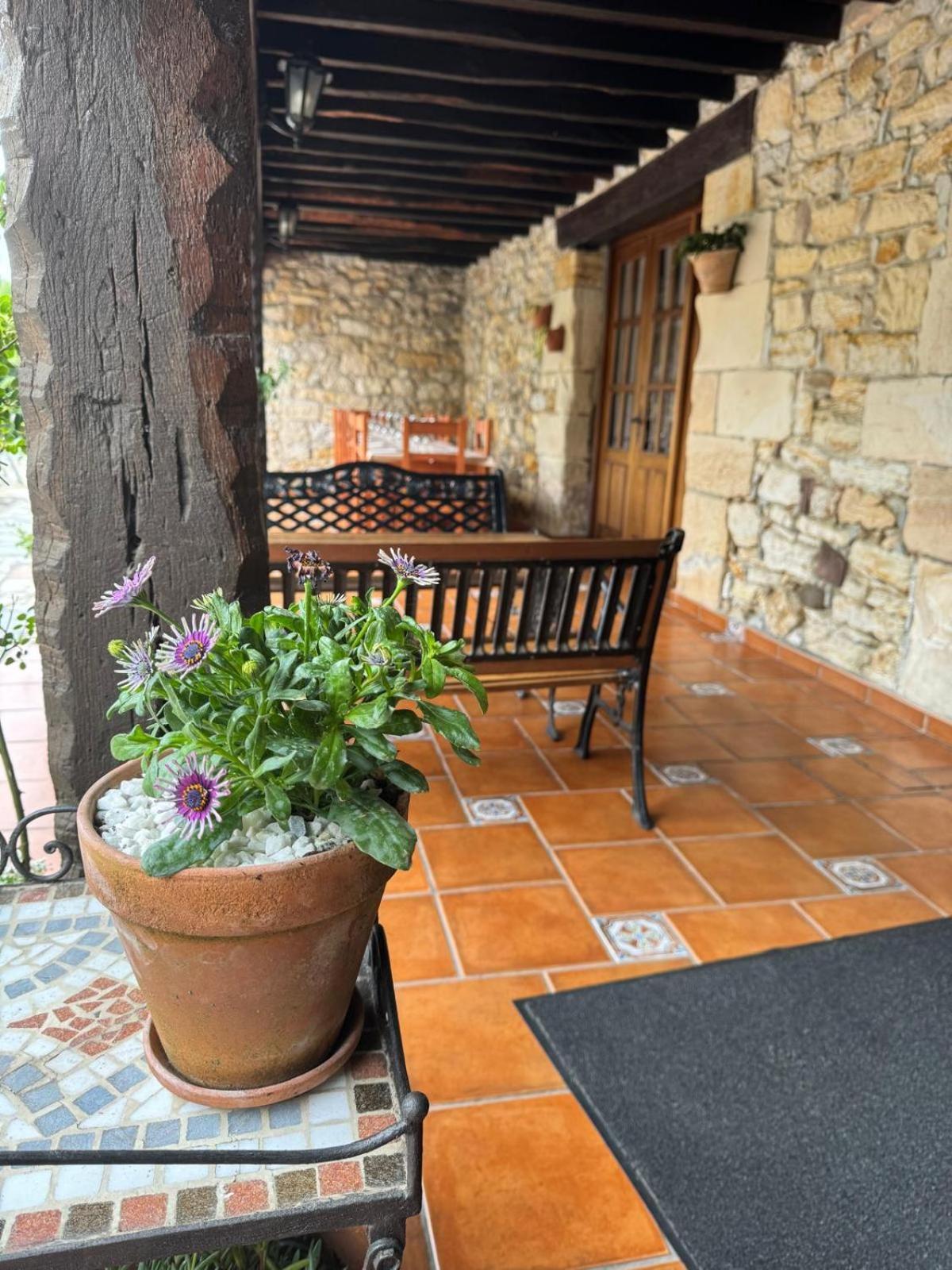 Bed and Breakfast La Venta de Quijas Exterior foto